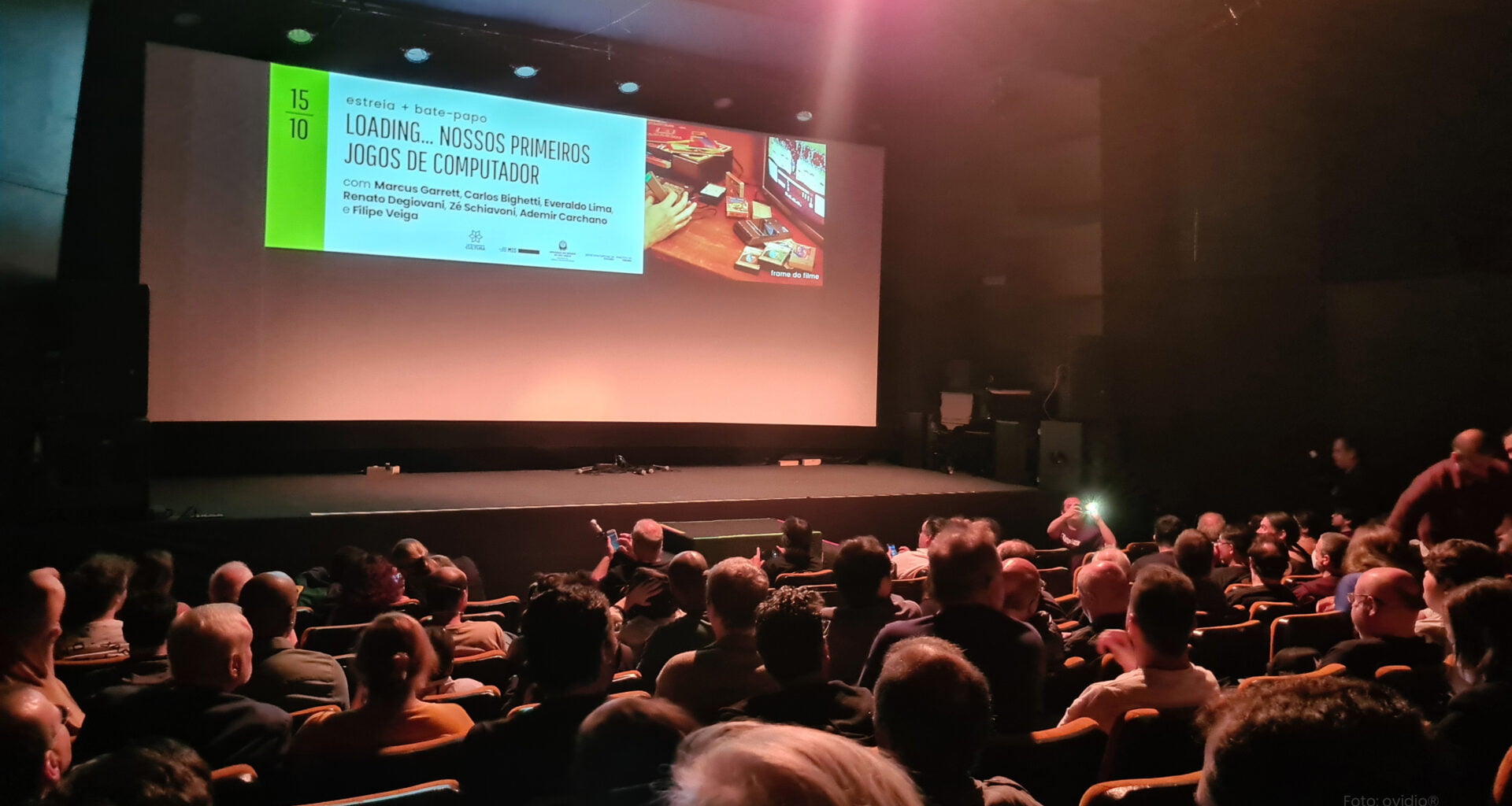 Estreia Loading Sala Cheia